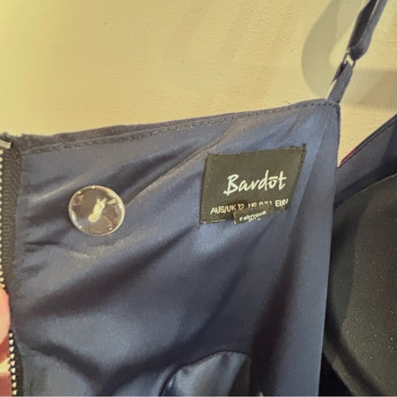 BARDOT Sz 8 Medium Jumpsuit Wide Leg Front Bow Spaghetti Straps Zipper Closure - Picture 8 of 14